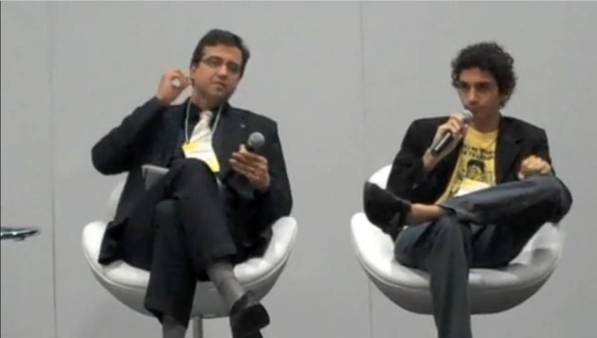 Cláudio Cavalcanti e Pedro Markun discutem dados abertos em painel no evento Conip 2010.